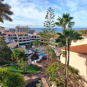 Lovely Views, Heated Pool, Great Location Apartment