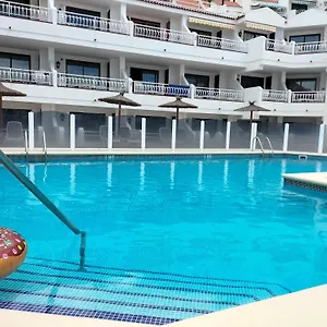 Cristianos Tipaki Apartment